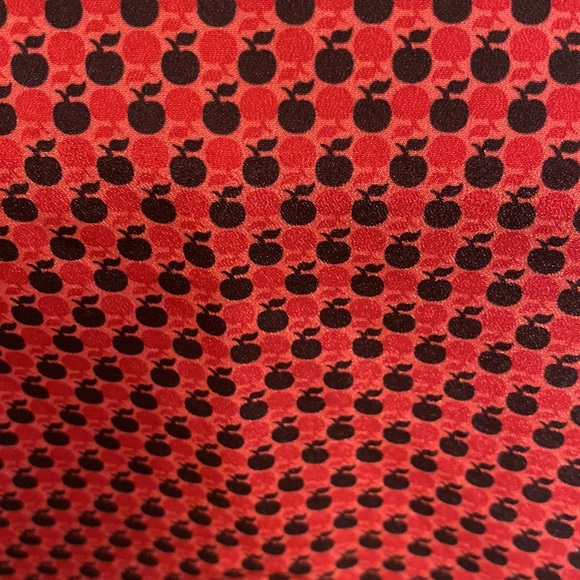 Apple printed tank top with cute zipper in back - Picture 2 of 5